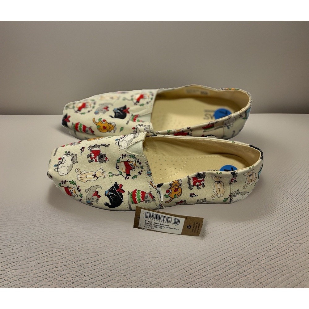 Toms Belmont Holiday Cats Print Light Grey Canvas Slip On Sneaker Size 7.5 NWT